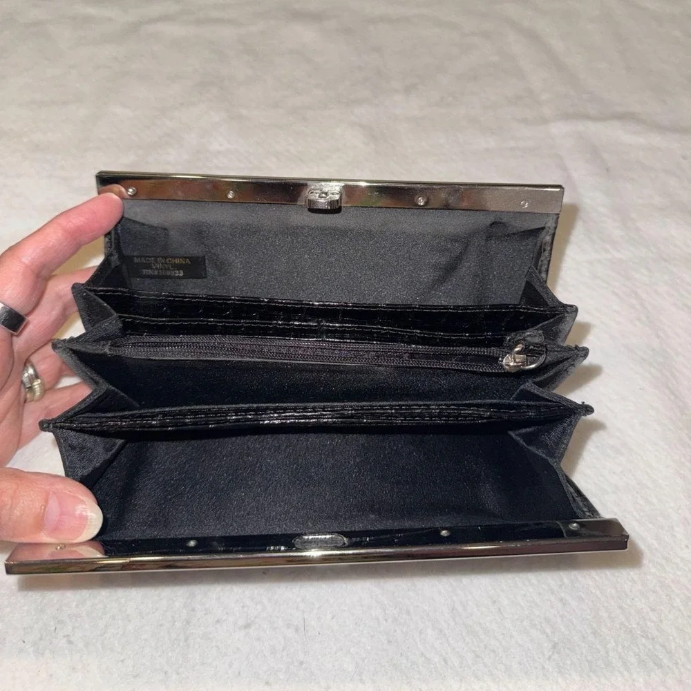 Black Crocodile‑Embossed Faux Leather Clutch Silver Toned Frame EUC